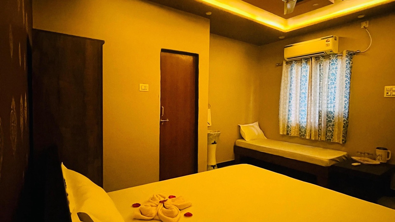 Photo of Bedroom in Rajpipla