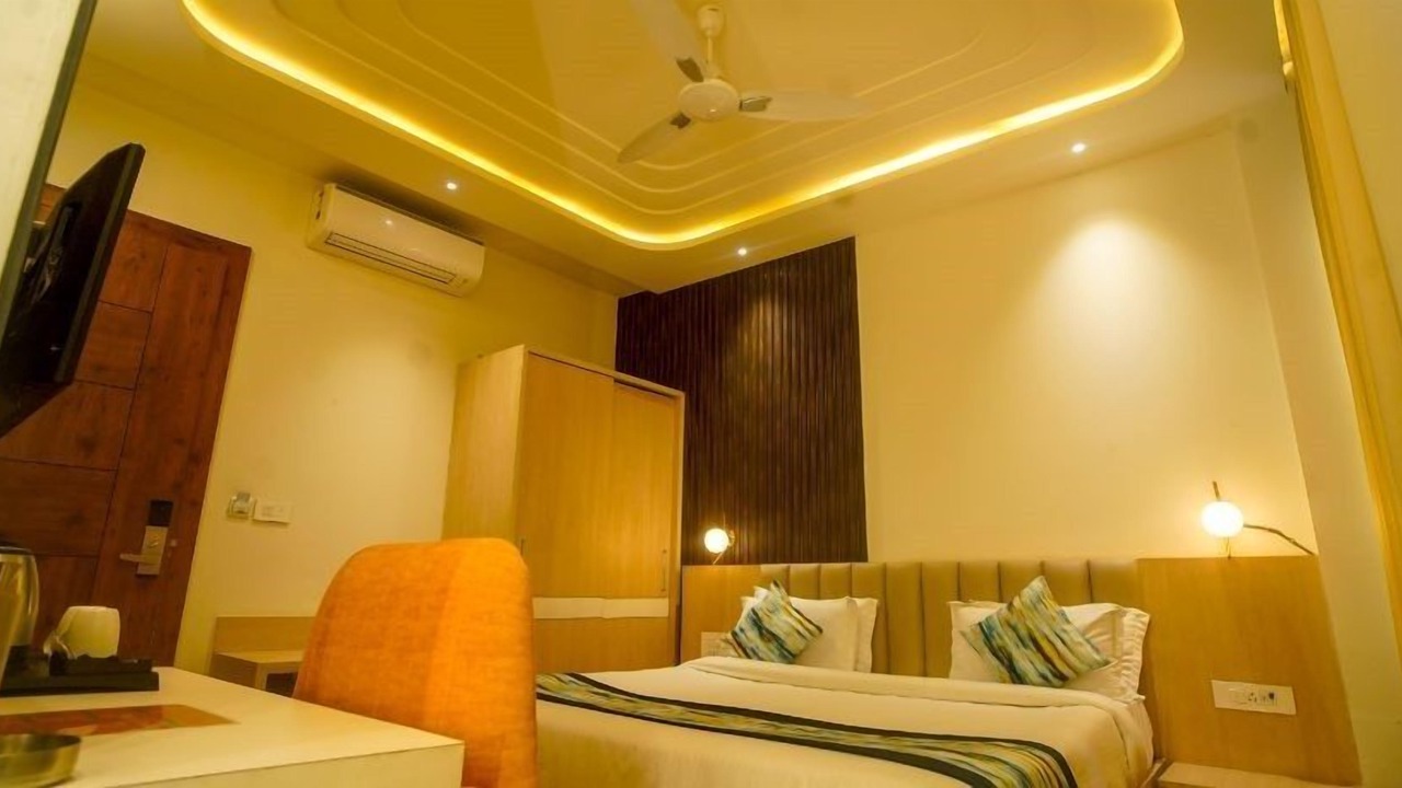 Photo of Bedroom in Alambagh