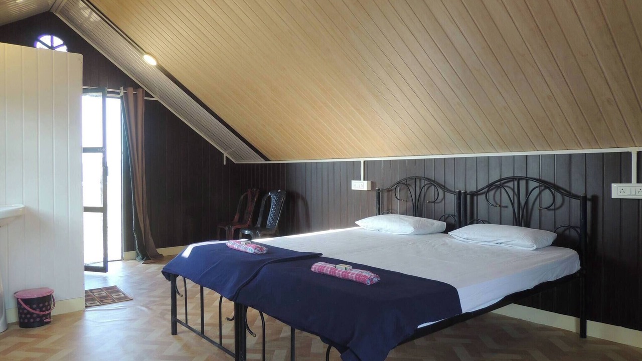 Photo of Bedroom in Timbholi