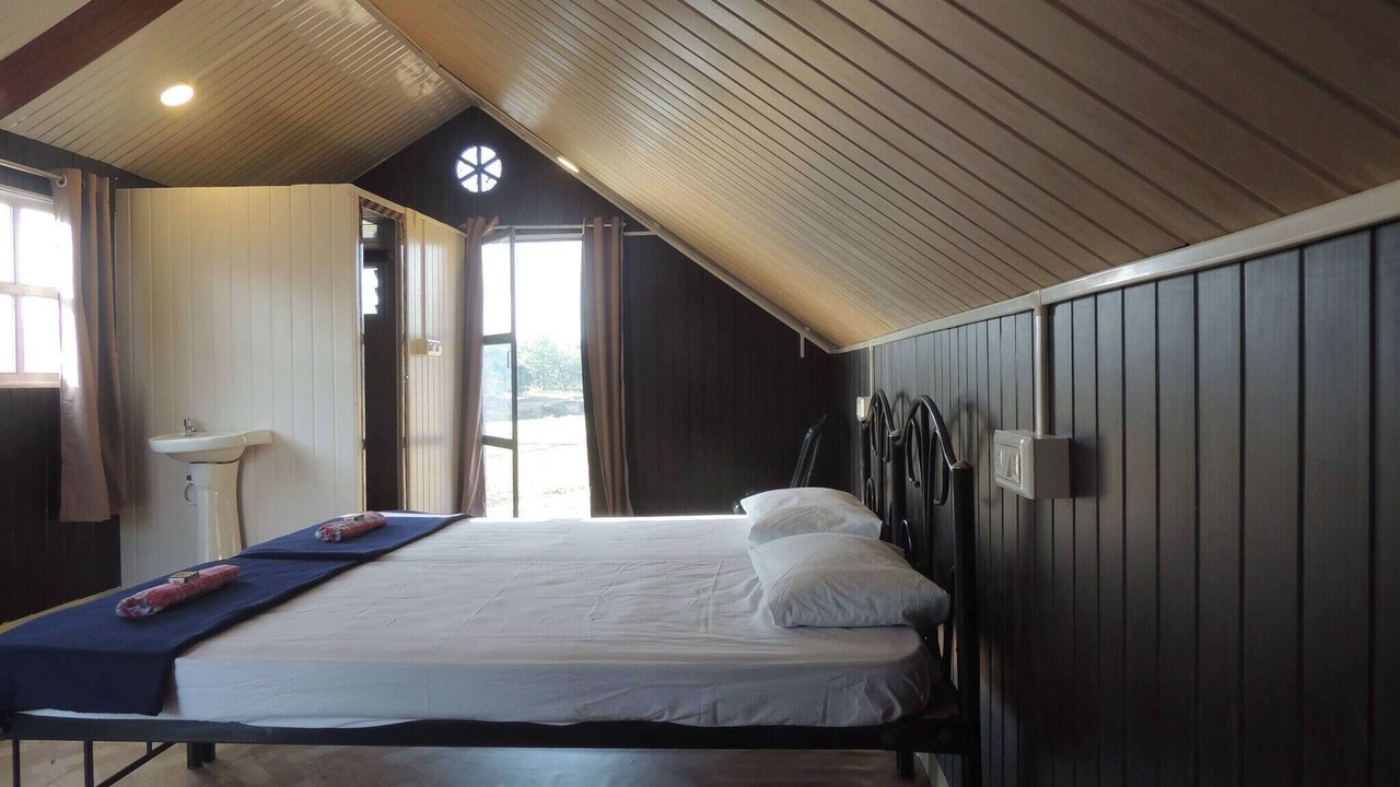 Photo of Bedroom in Timbholi