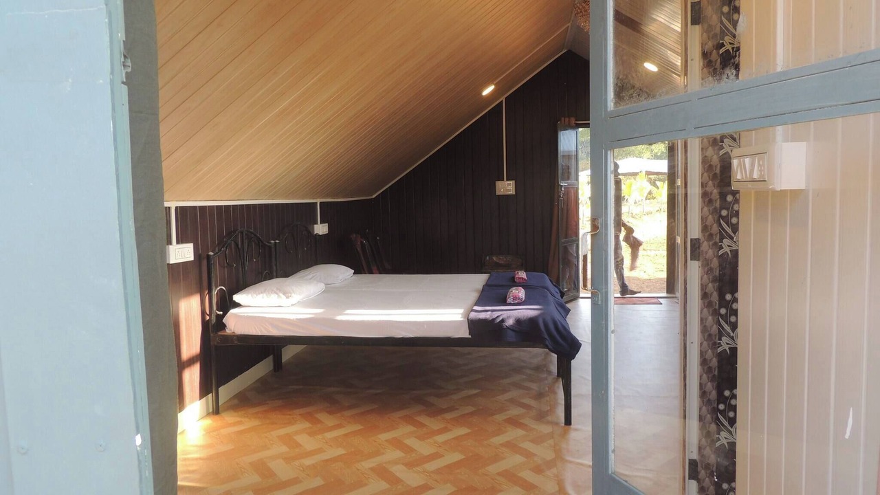 Photo of Bedroom in Timbholi