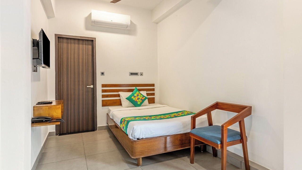 Photo of Bedroom in Thampanoor