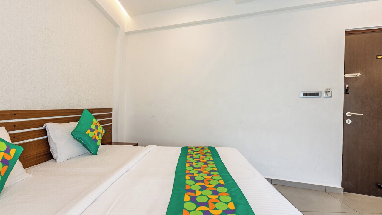 Photo of Bedroom in Thampanoor