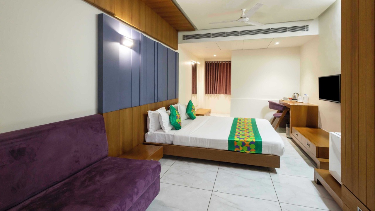 Photo of Bedroom in Gandhinagar