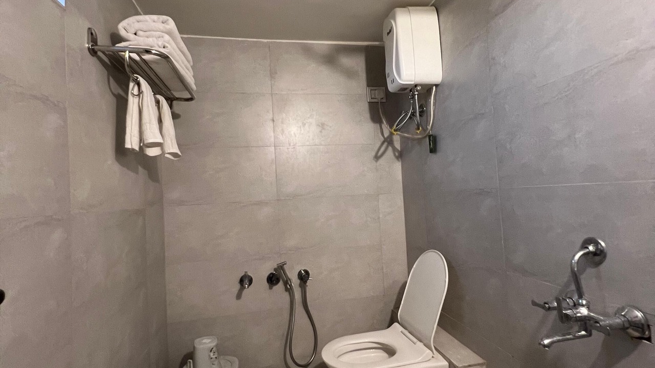 Photo of Bathroom in Rajpipla