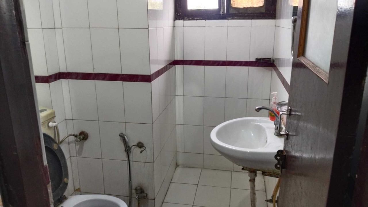 Photo of Bathroom in Mahanagar