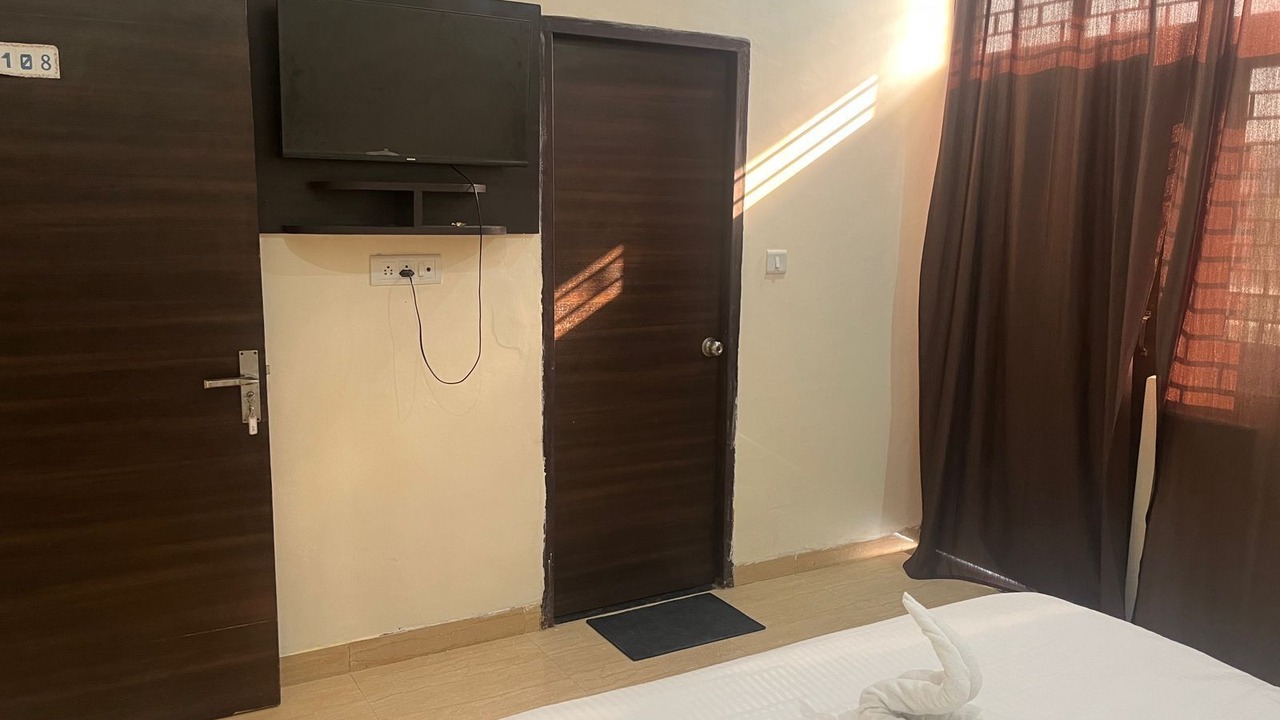 Photo of Bedroom in Sector 70