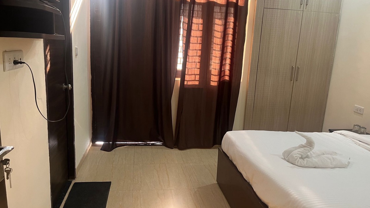 Photo of Bedroom in Sector 70