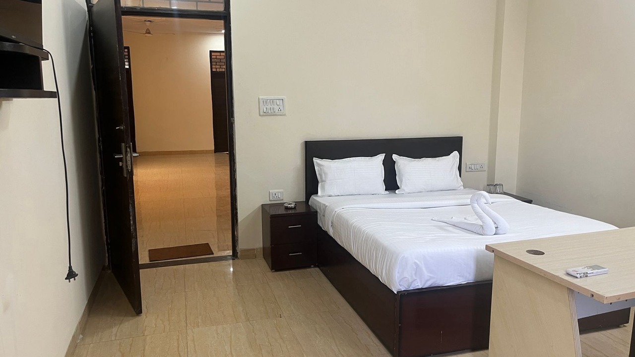 Photo of Bedroom in Sector 70