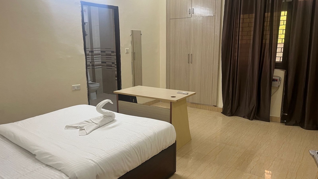 Photo of Bedroom in Sector 70