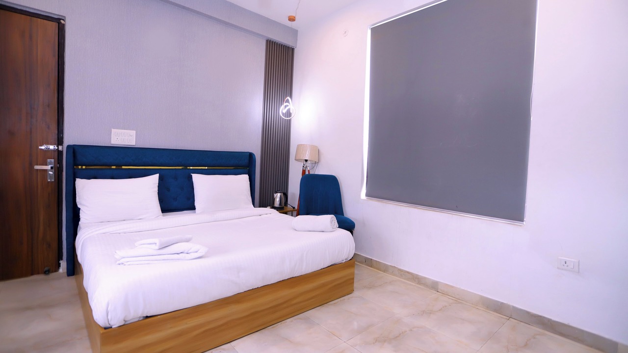 Photo of Bedroom in Sector 70