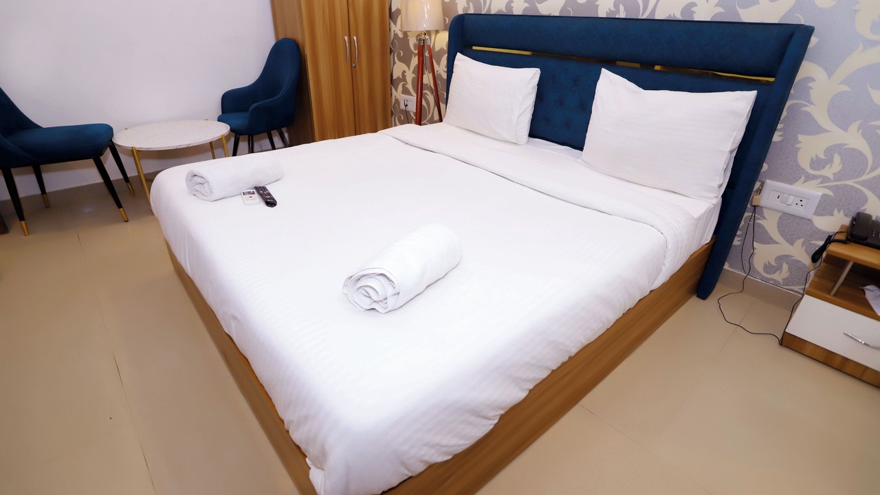 Photo of Bedroom in Sector 70