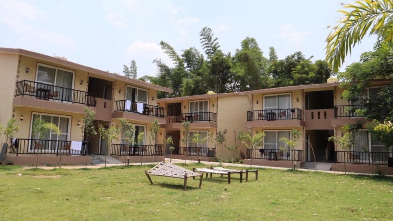 Photo of Outdoor in Mocha
