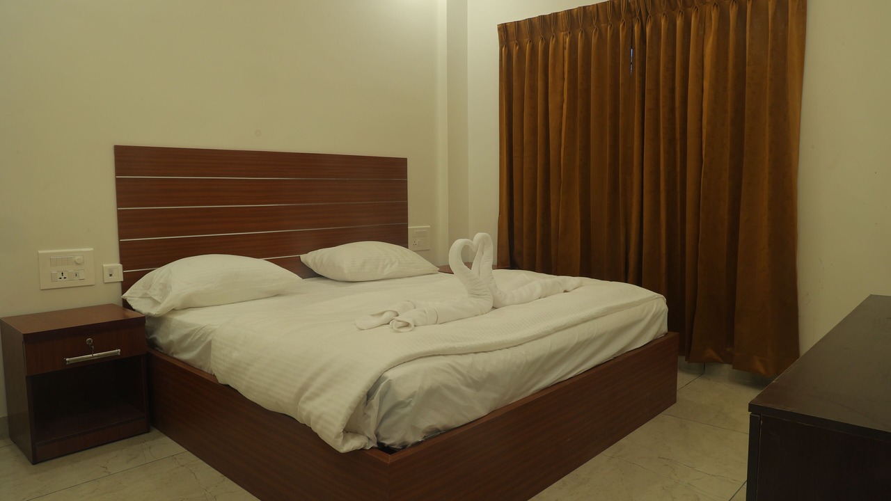 Photo of Bedroom in Thirukadaiyur