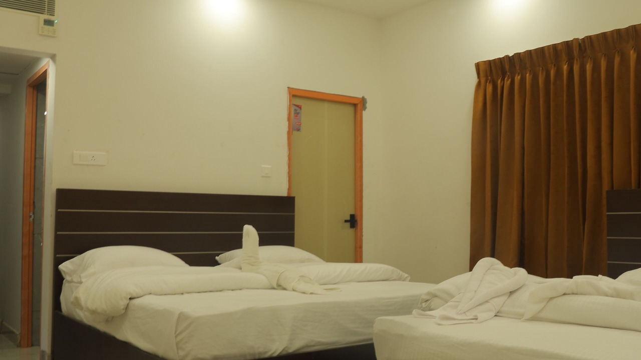 Photo of Bedroom in Thirukadaiyur