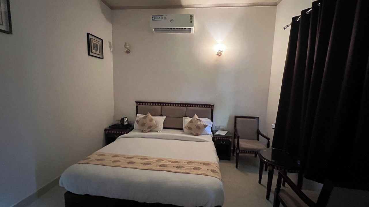 Photo of Bedroom in Sariska