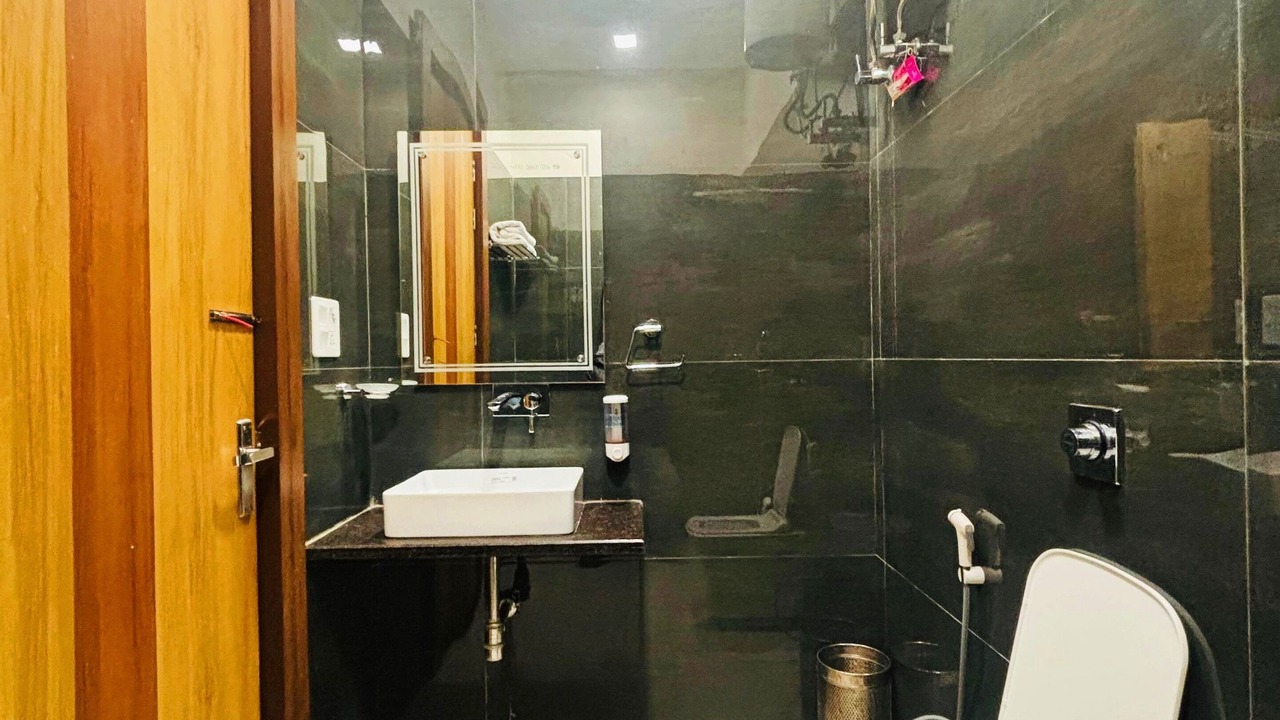 Photo of Bathroom in Malviya Nagar