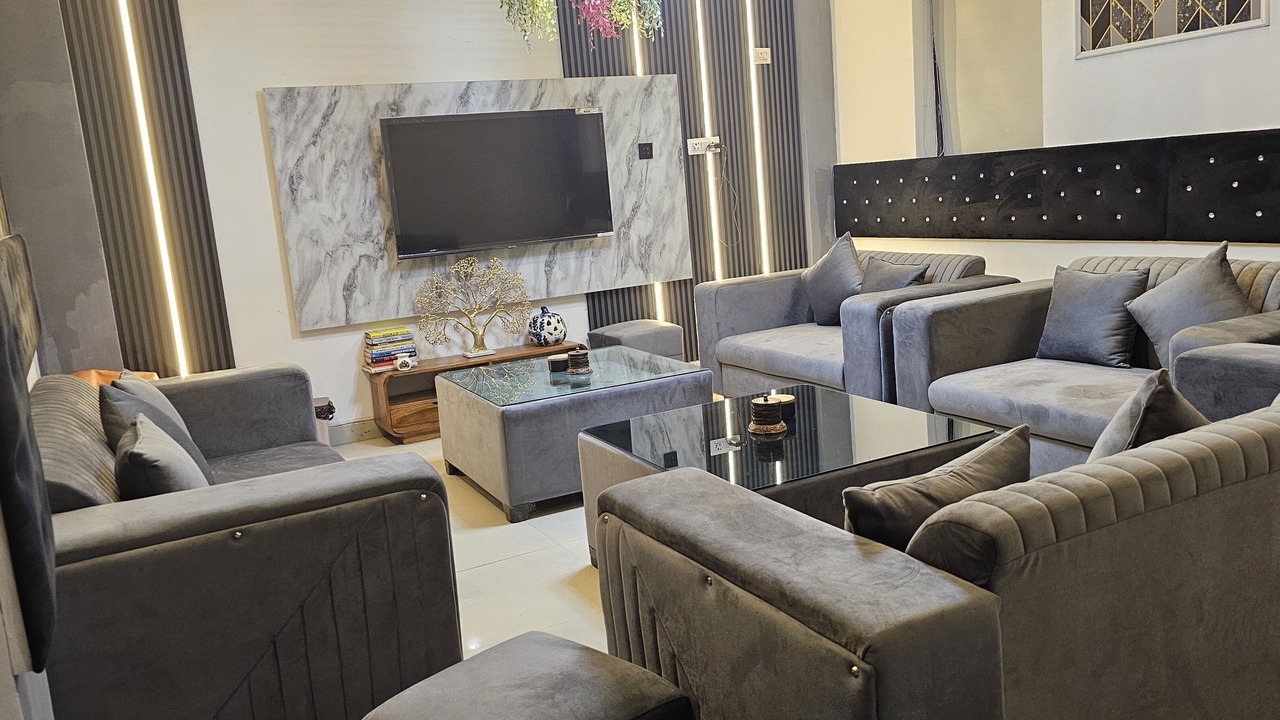 Photo of Livingroom in Sector 63