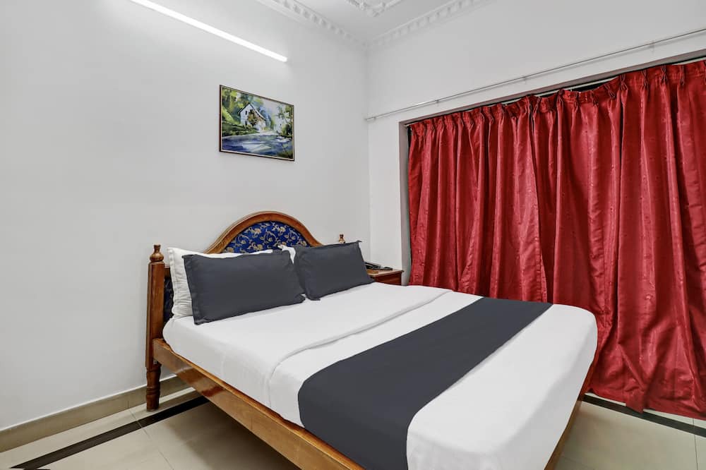 Photo of Bedroom in Statue