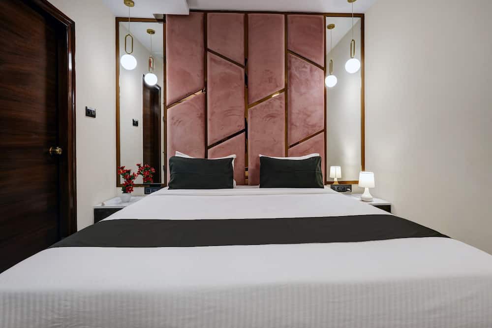 Photo of Bedroom in Statue