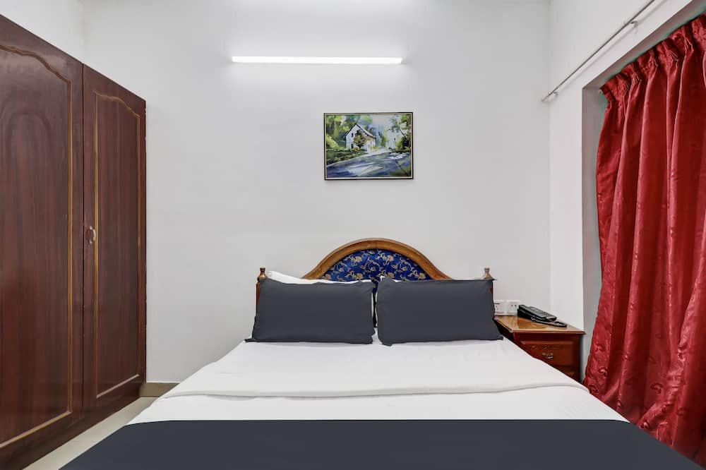 Photo of Bedroom in Statue