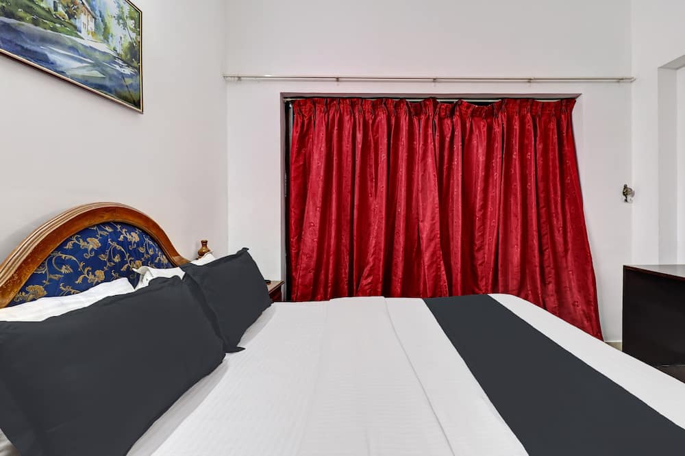 Photo of Bedroom in Statue