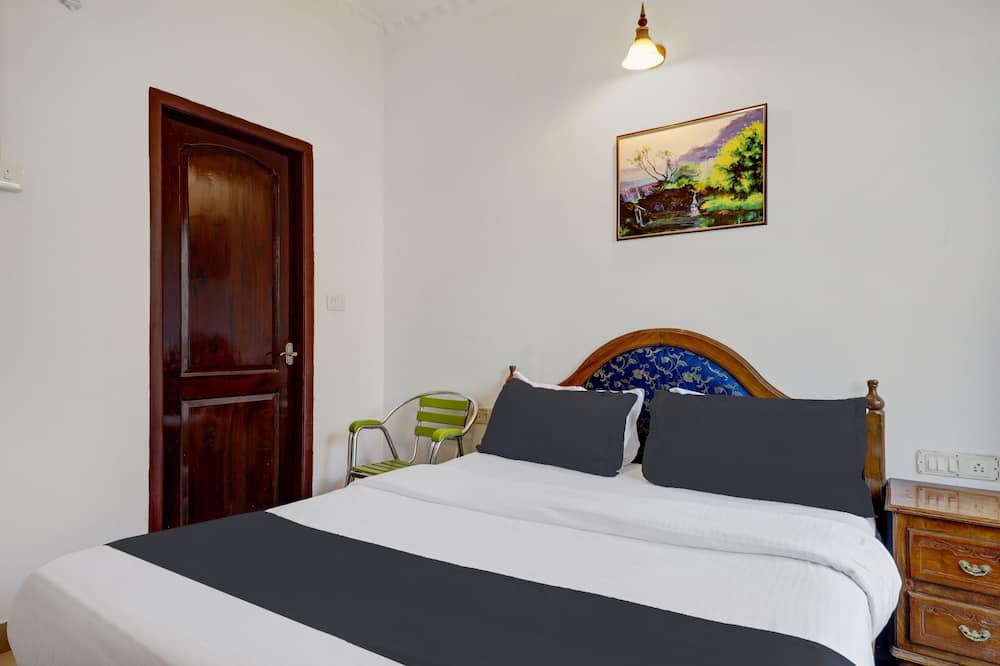 Photo of Bedroom in Statue
