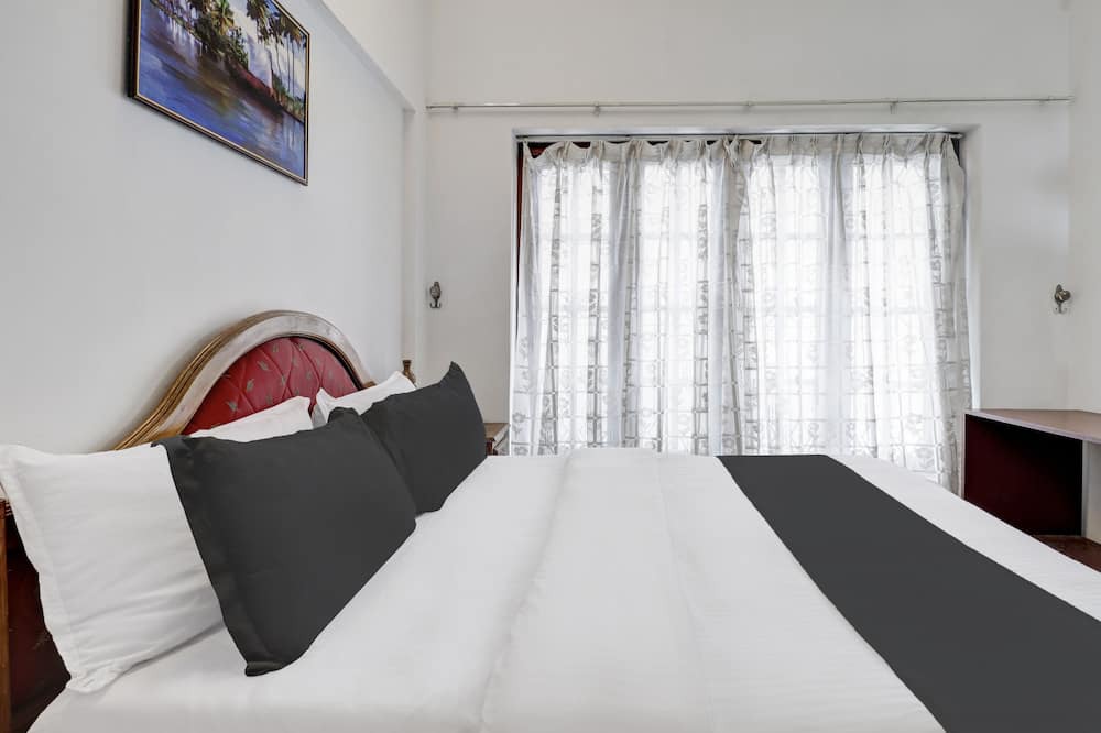 Photo of Bedroom in Statue