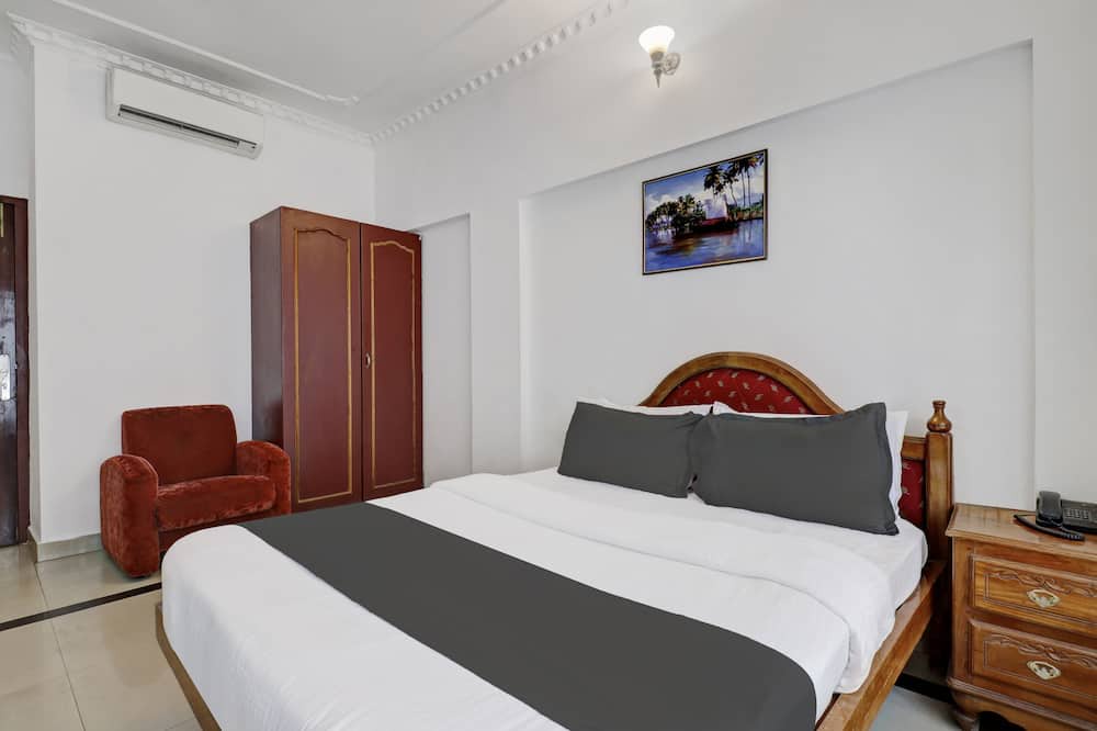 Photo of Bedroom in Statue