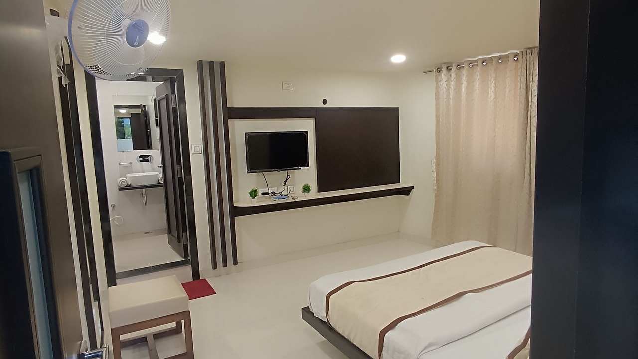Photo of Bedroom in Mount Abu