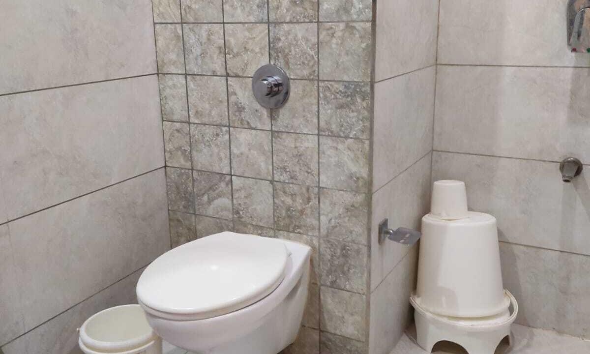 Photo of Bathroom in Malabar Hill
