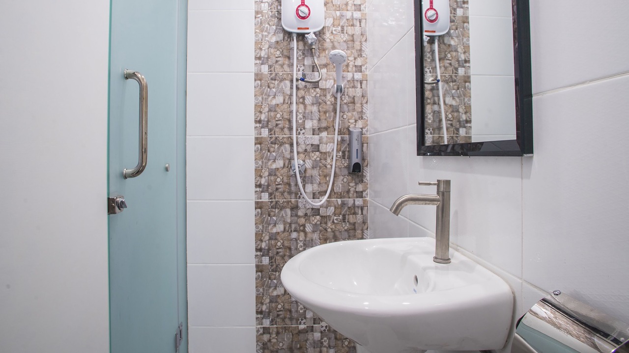Photo of Bathroom in The Strand