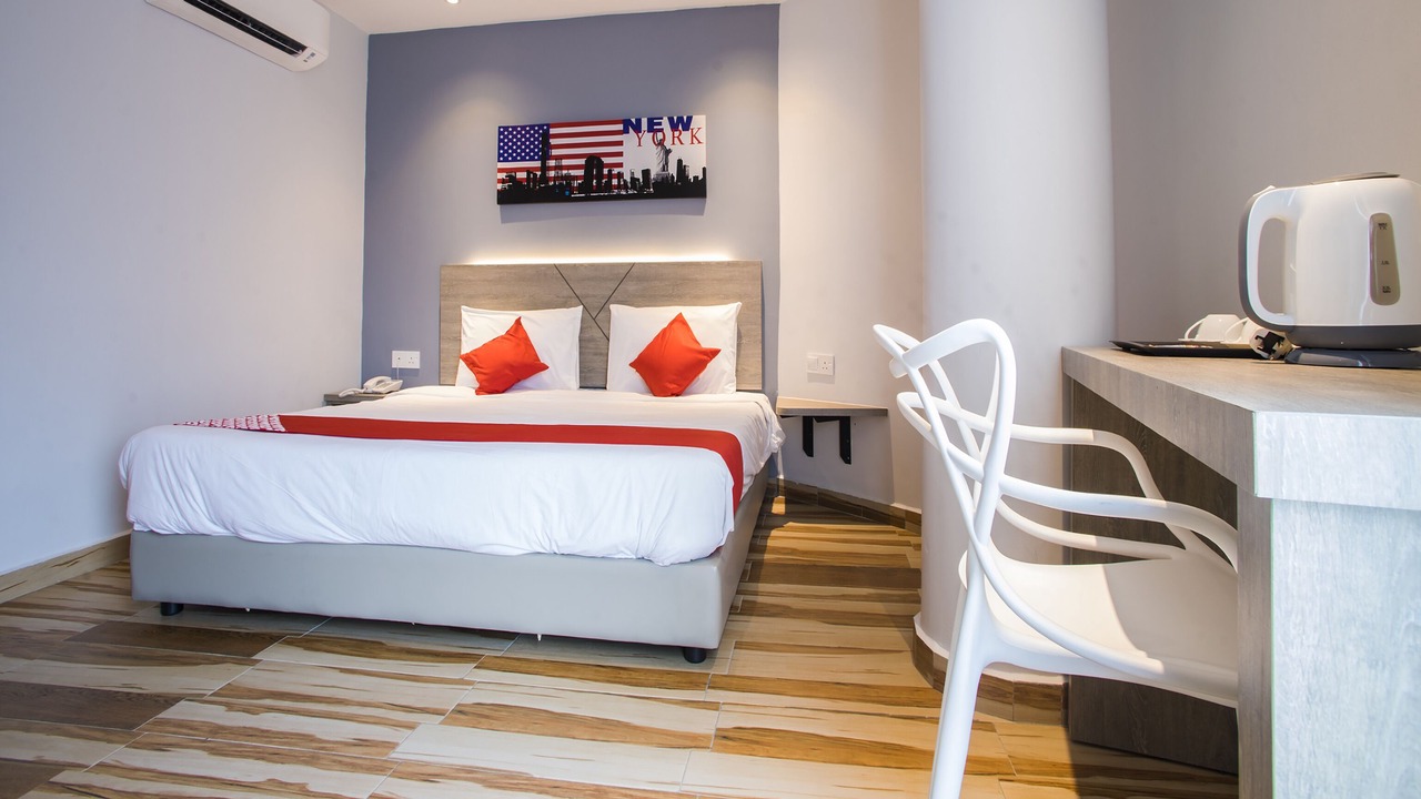 Photo of Bedroom in The Strand