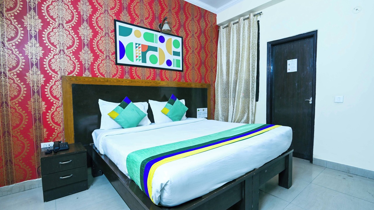 Photo of Bedroom in Sector 62