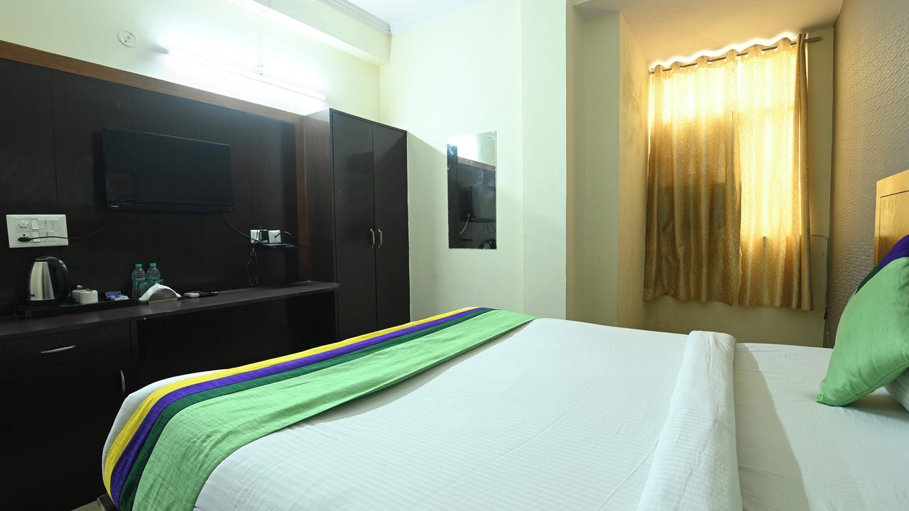 Photo of Bedroom in Sector 62