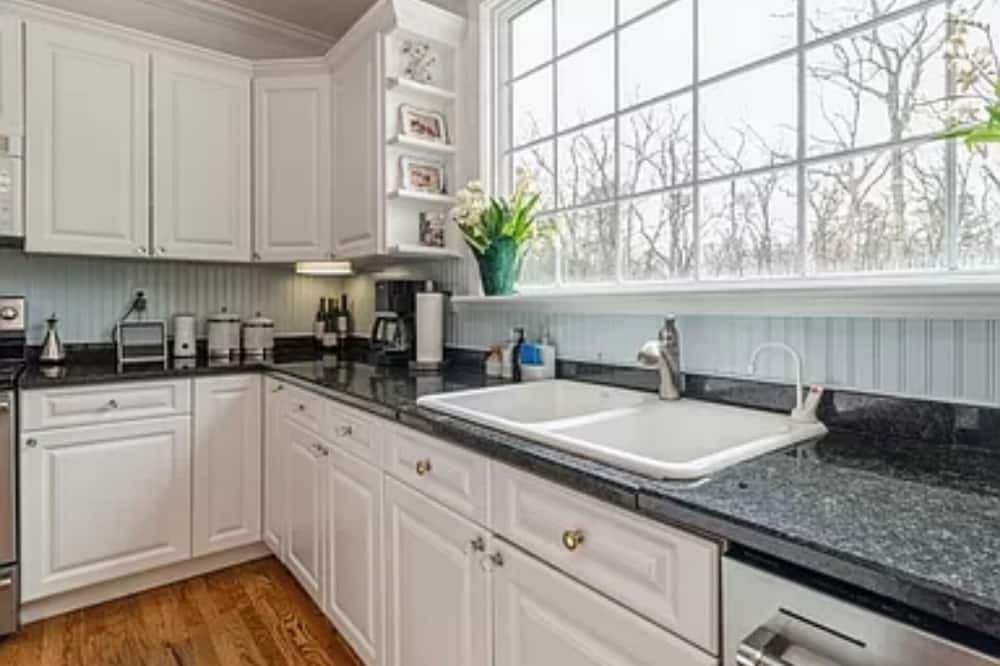 Photo of Kitchen in Kuttikkanam