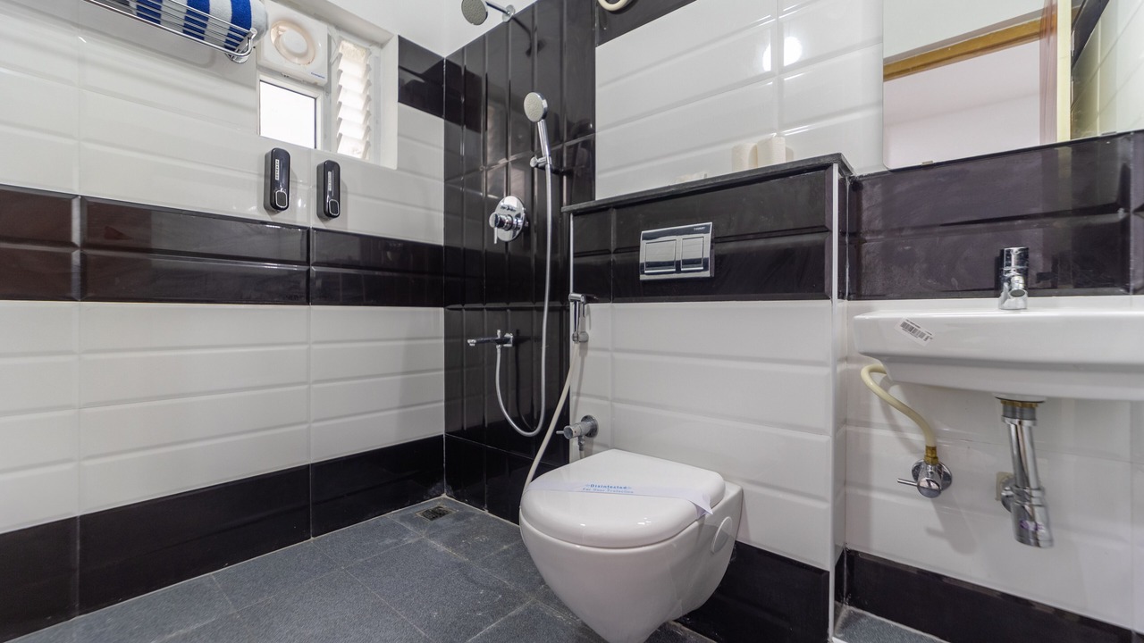 Photo of Bathroom in White Town