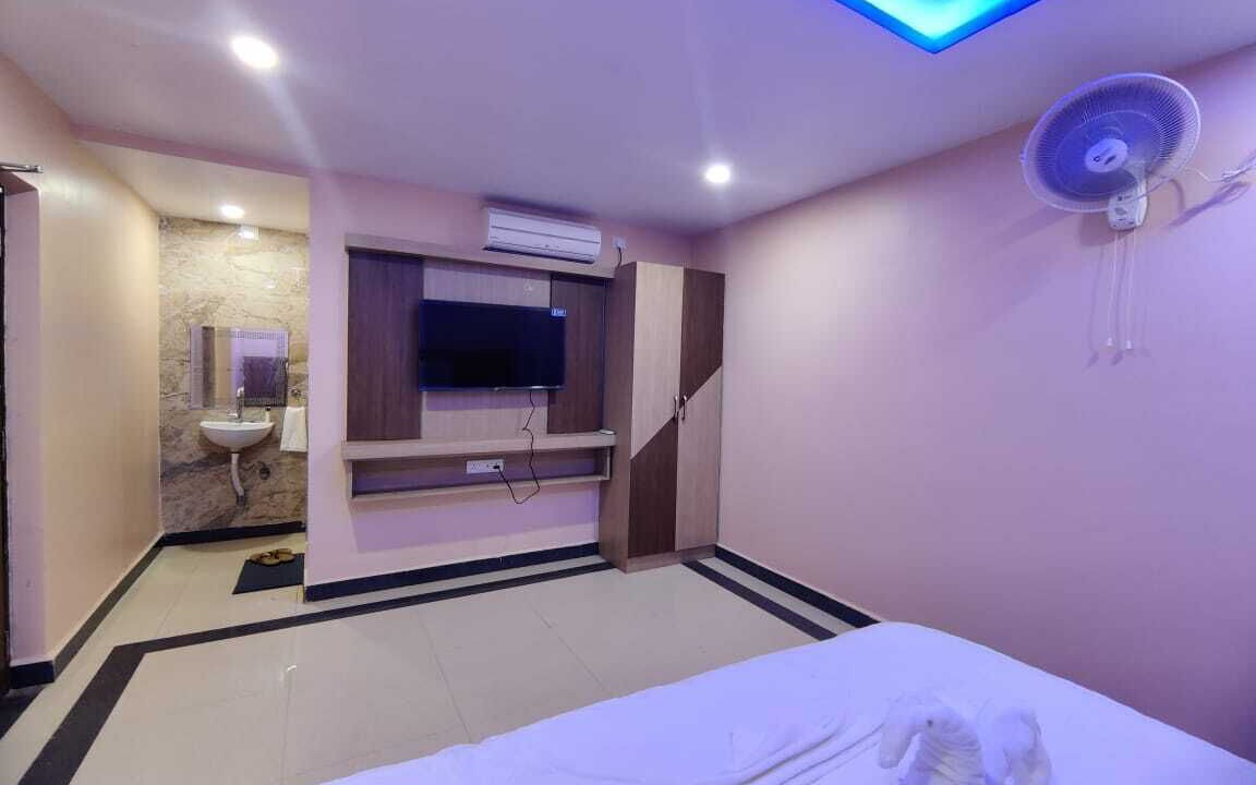 Photo of Bedroom in Subarnapur