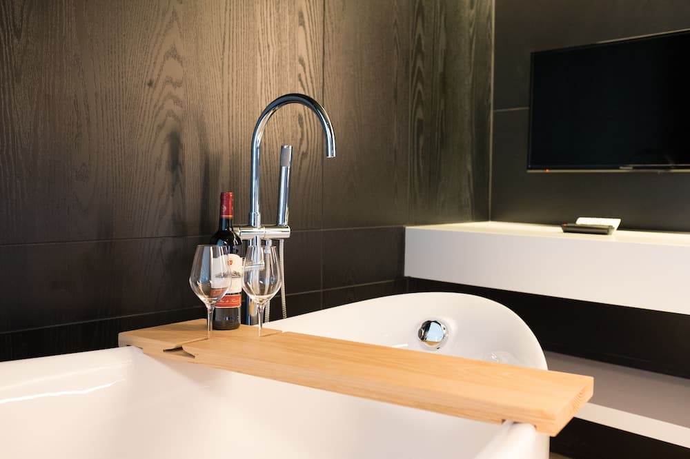 Photo of Bathroom in East District