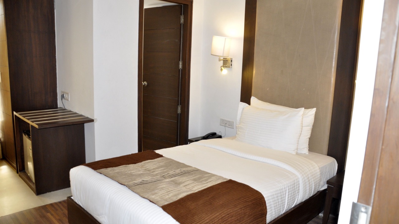 Photo of Bedroom in Bhavnagar