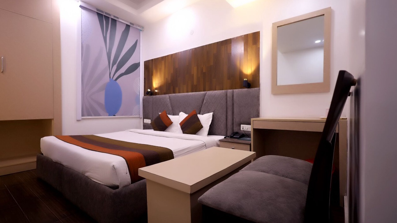 Photo of Bedroom in Raj Nagar
