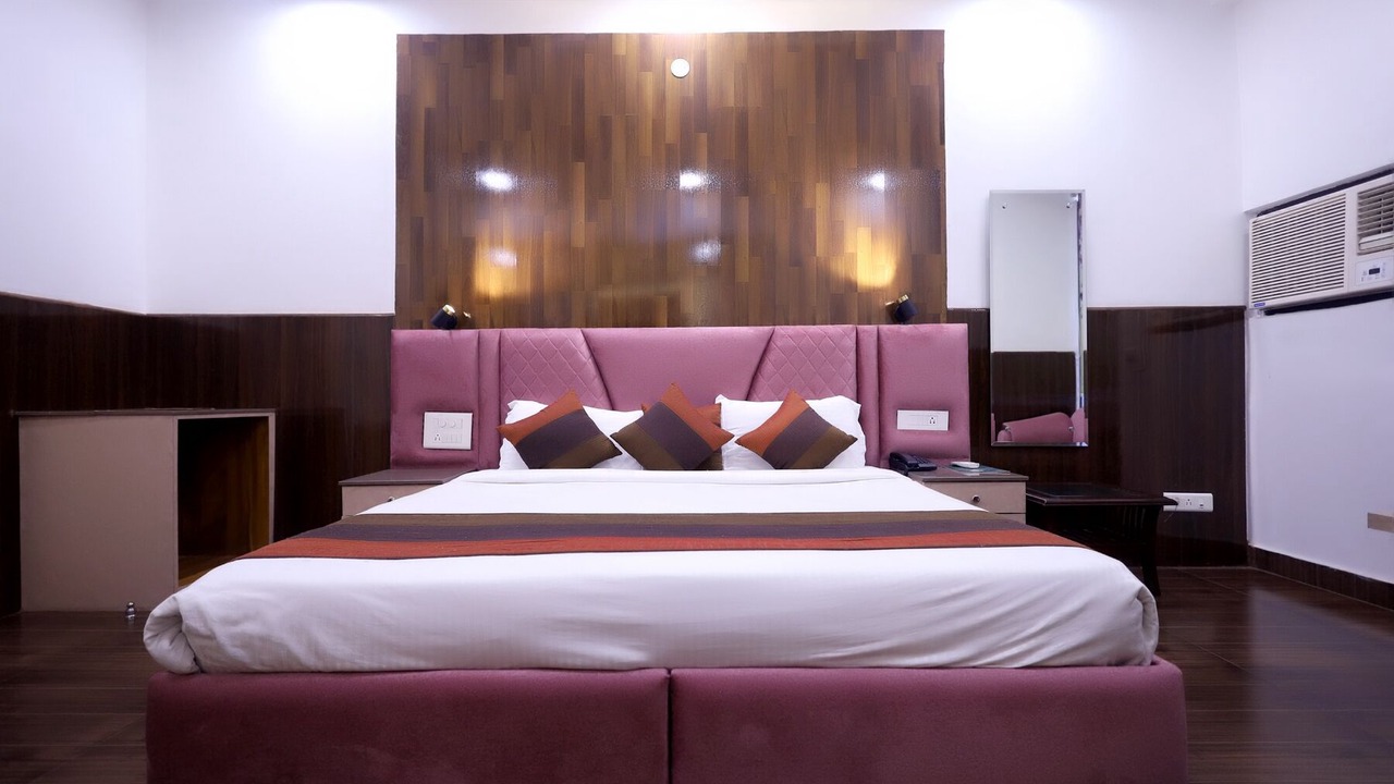 Photo of Bedroom in Raj Nagar