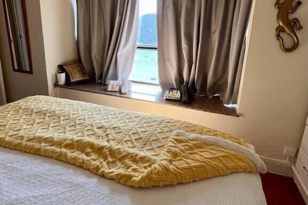 Photo of Bedroom in Islands District