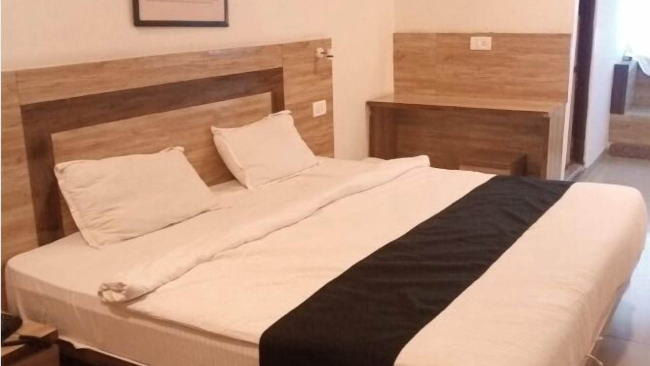 Photo of Bedroom in Khuldabad