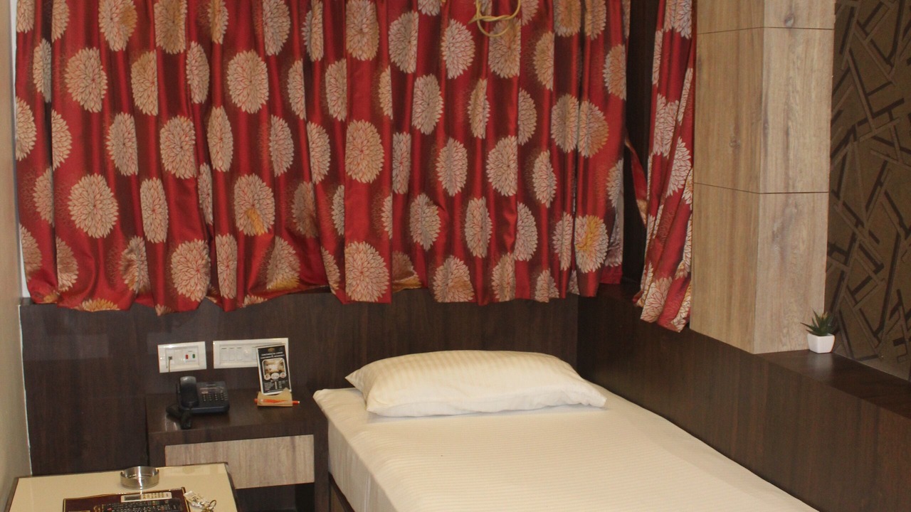 Photo of Bedroom in Malda