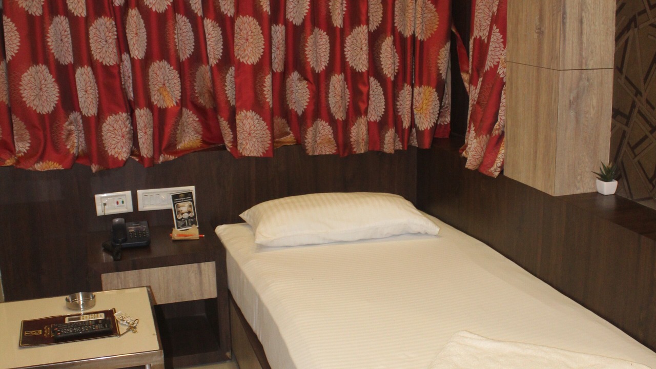 Photo of Bedroom in Malda