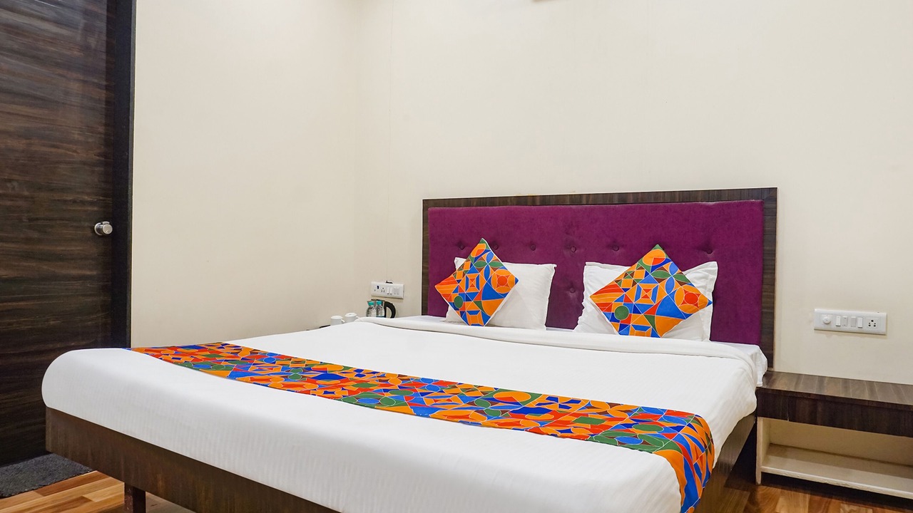 Photo of Bedroom in Daulatabad