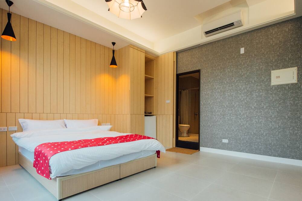 Photo of Bedroom in East District