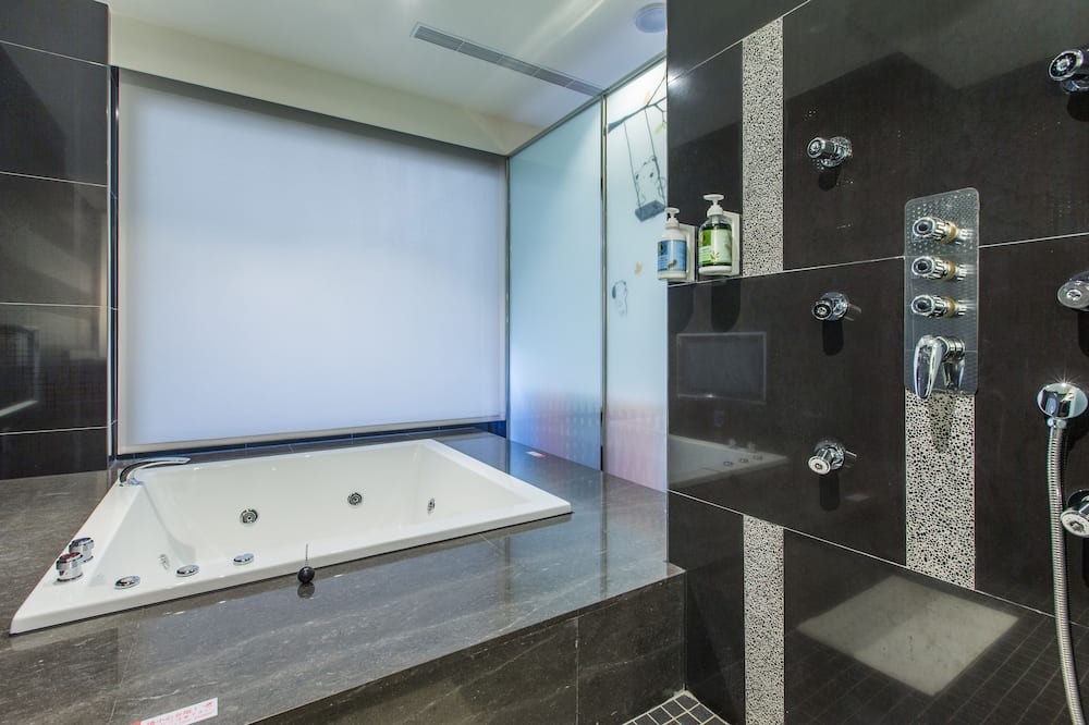 Photo of Bathroom in East District