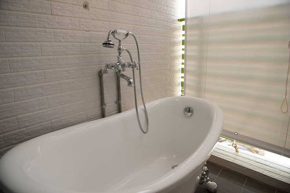 Photo of Bathroom in North District